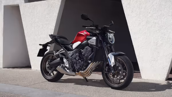 CB 650R E-Clutch ambientada 05